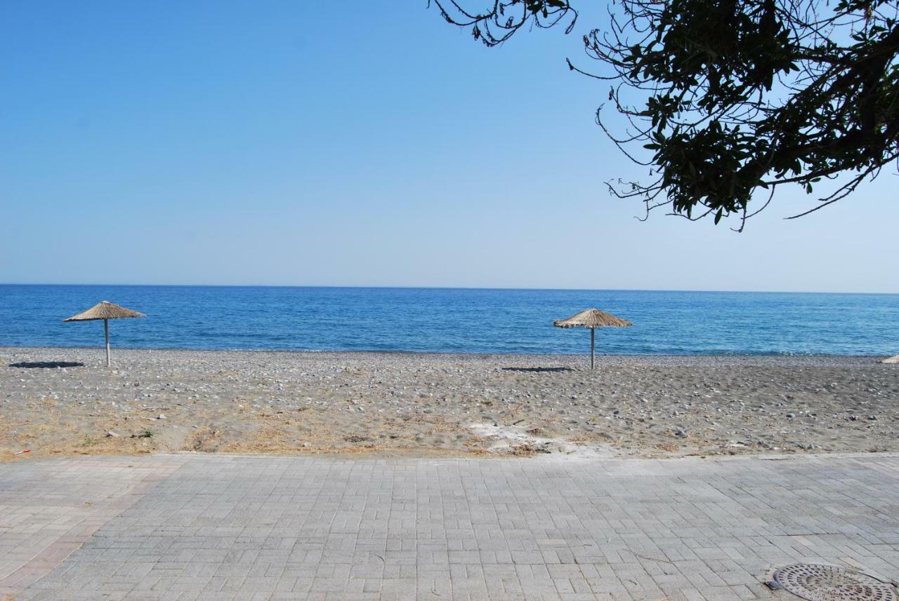 Hatzidakis Beach Retreat Ierápetra Eksteriør billede